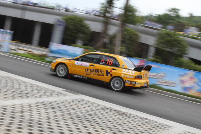 山西车手王华/庞建东