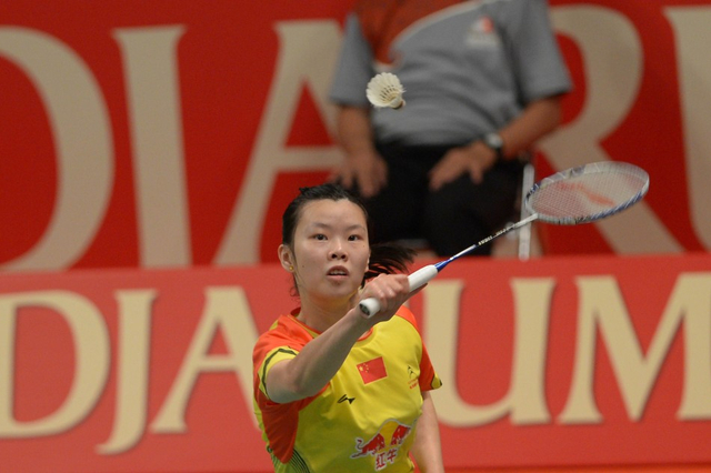 李雪芮盯紧来求球