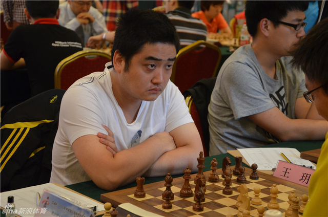 王玥“眼神杀人”