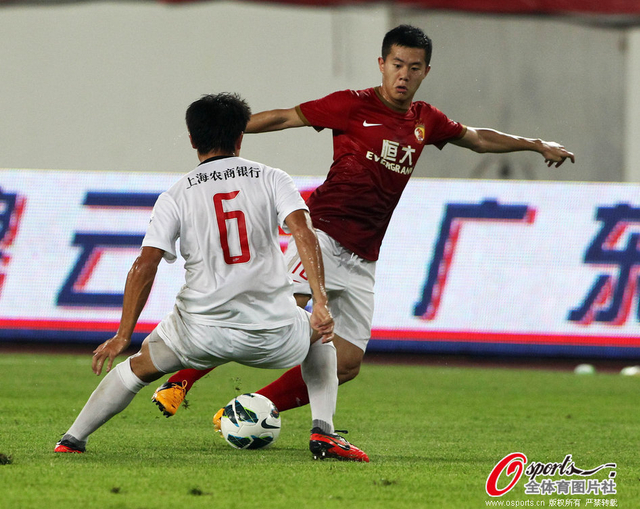 黄博文带球过人