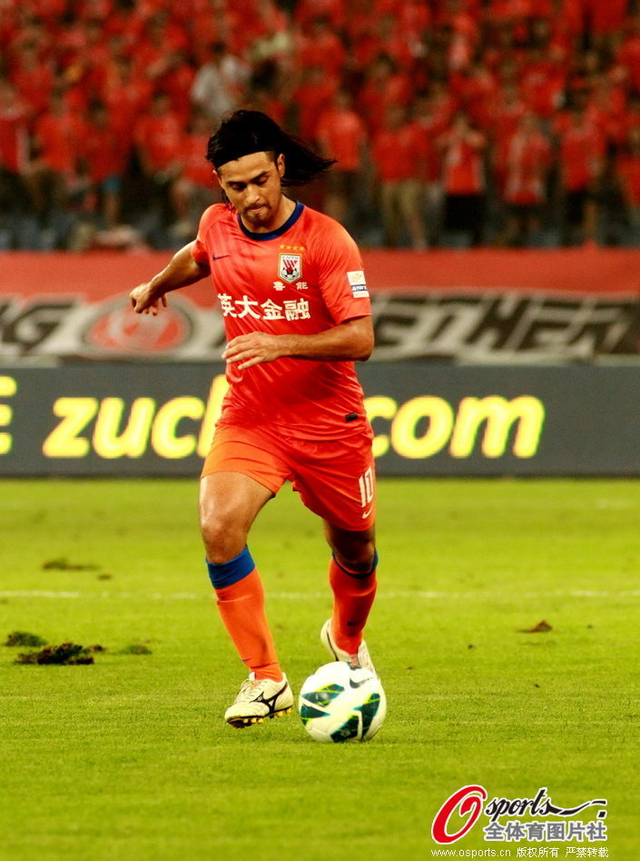 皮库主罚任意球