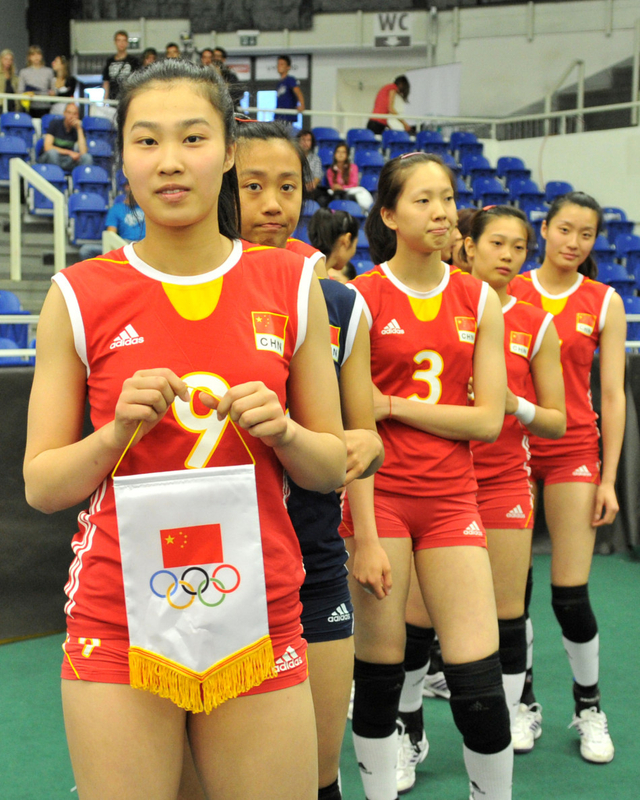 中国队员准备出场