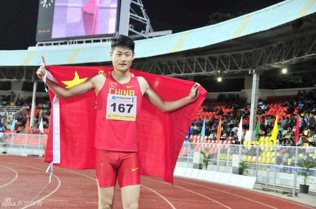 江帆110米栏夺冠