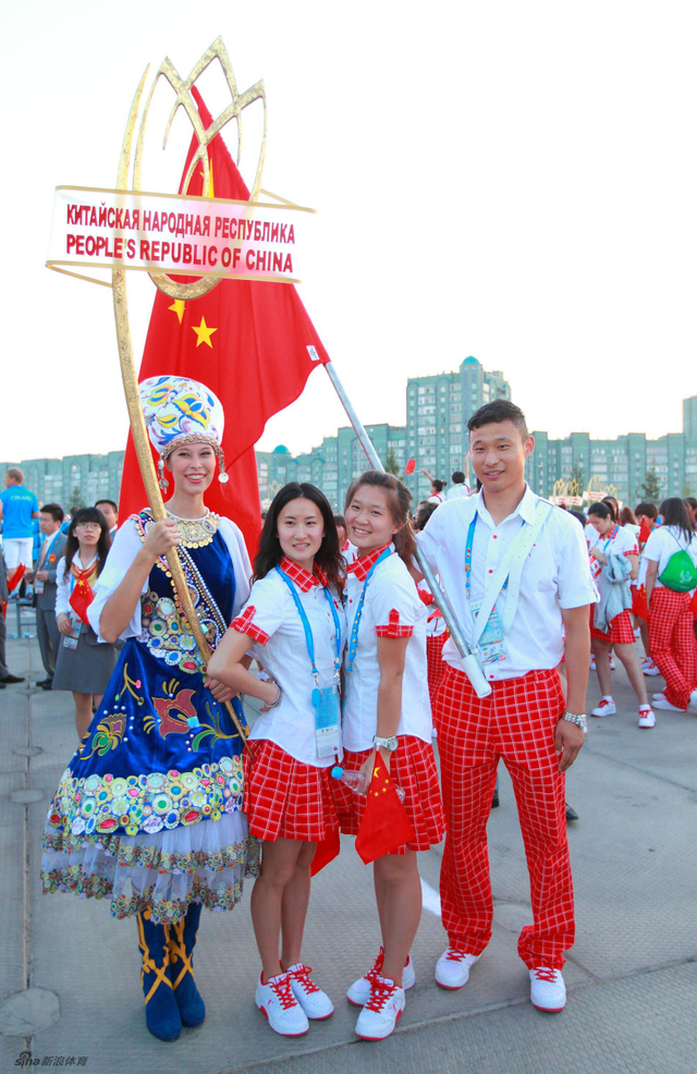 中国选手在场外合影