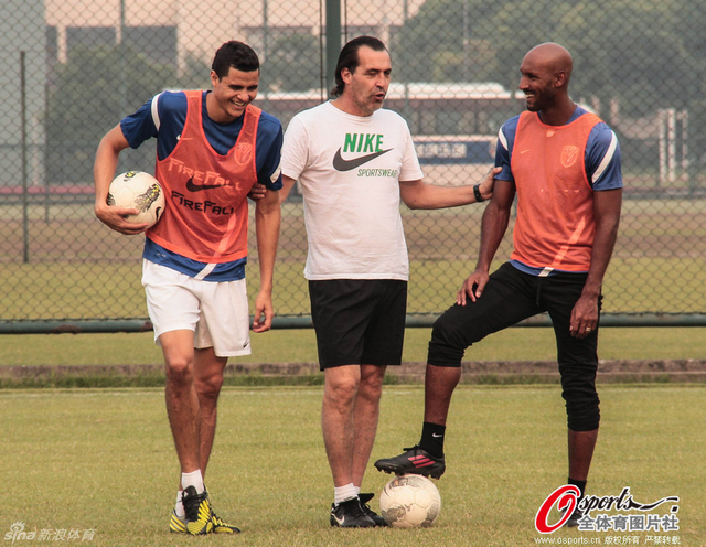 巴蒂斯塔与莫雷诺及阿内尔卡交流