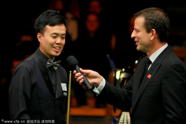 傅家俊接受采访