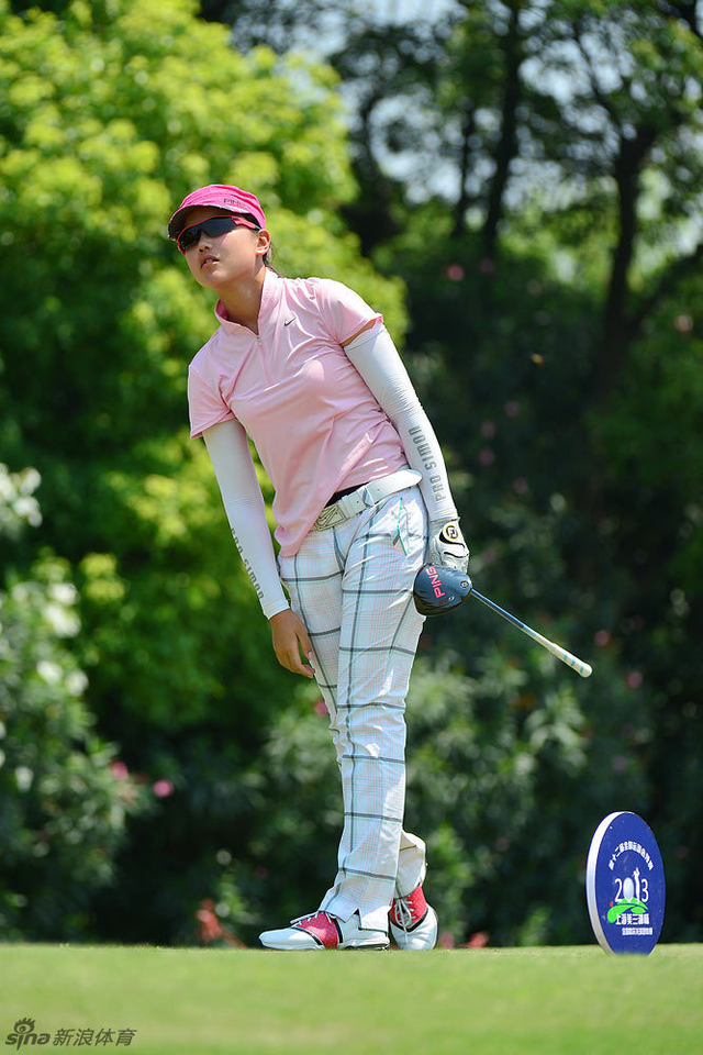 石昱婷眺望球路