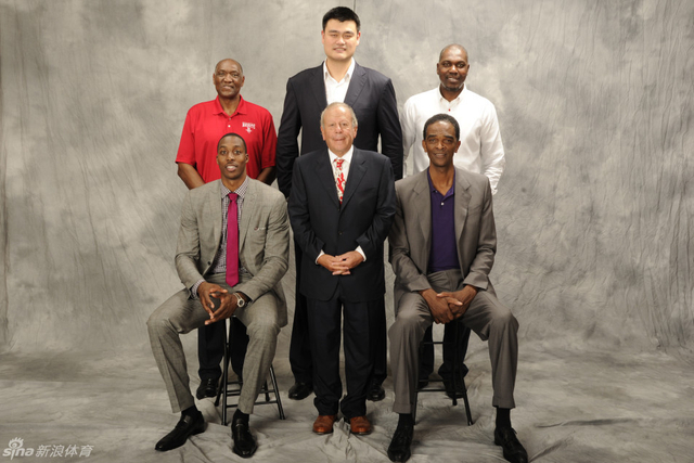 老板亚历山大与五位火箭传奇