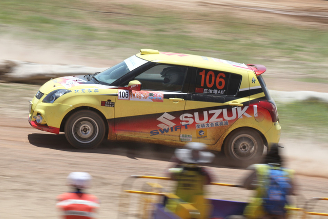 长安铃木雨燕车队庄汝雄