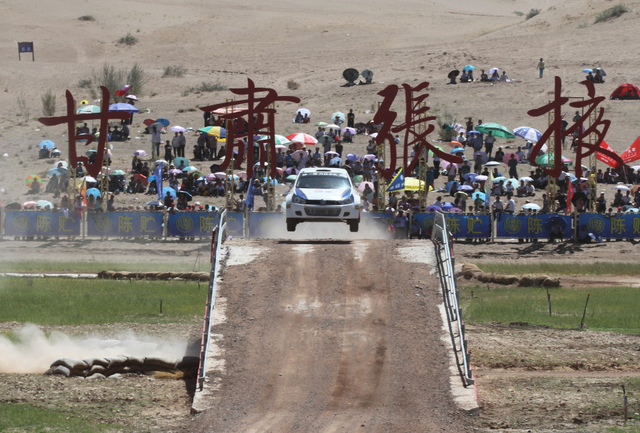 一汽大众车队李国静飞车