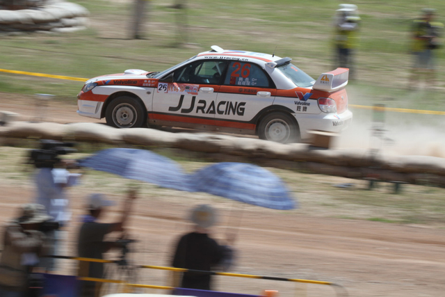 韩岳与赵砚琛在比赛中