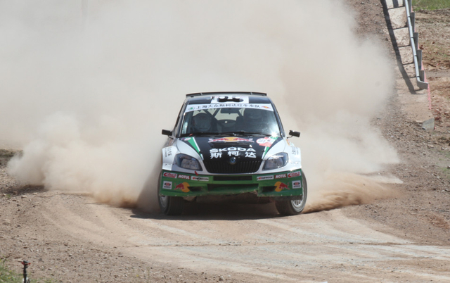 徐俊飞车后赛车前轮故障