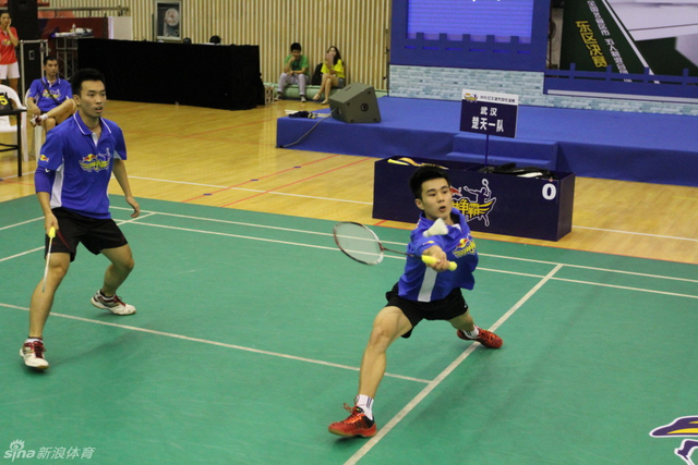 季军武汉楚天一队选手在比赛中