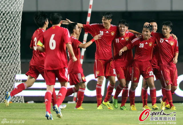 中国队庆祝进球