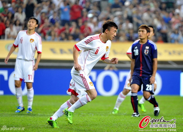 王永珀冷静庆祝