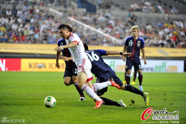 于大宝被对方绊倒