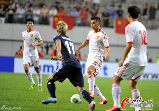 于大宝带球突破