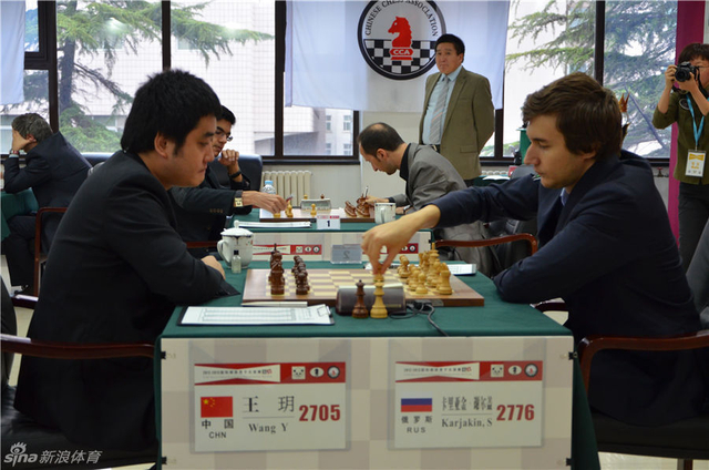 卡尔亚金走出首子