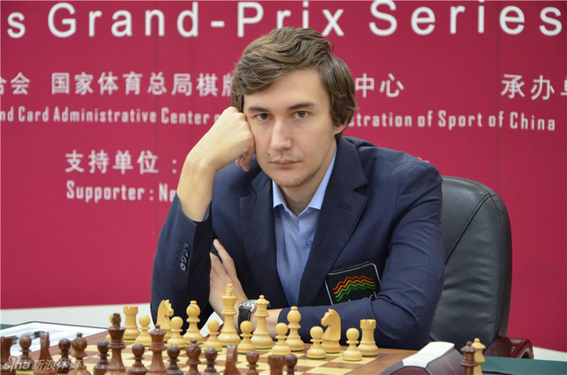 卡尔亚金帅气十足