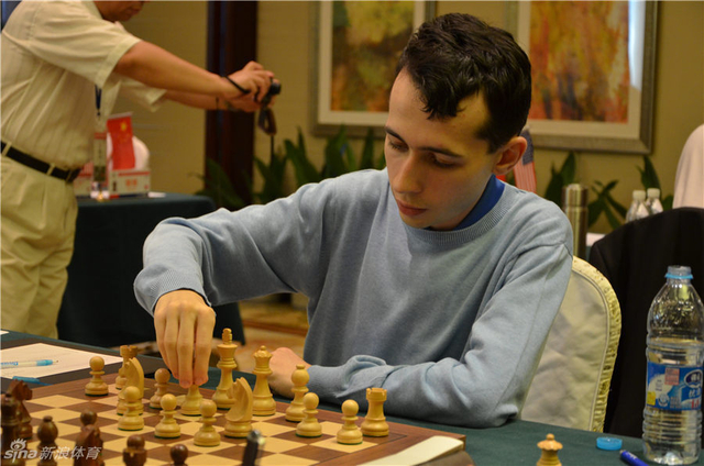 伦德曼小心走子