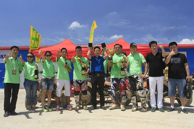 山东丽水赛车队合影