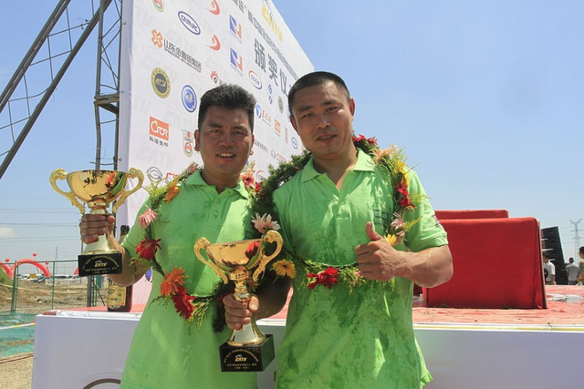 苏文敏（左）和刘福军