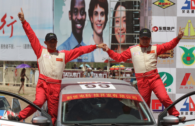 浙江车手杜文彬与领航