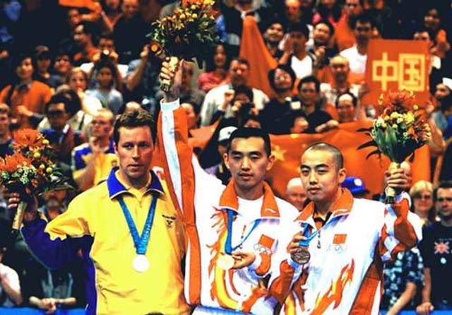 孔令辉勇夺悉尼奥运会男单金牌风光一时无两