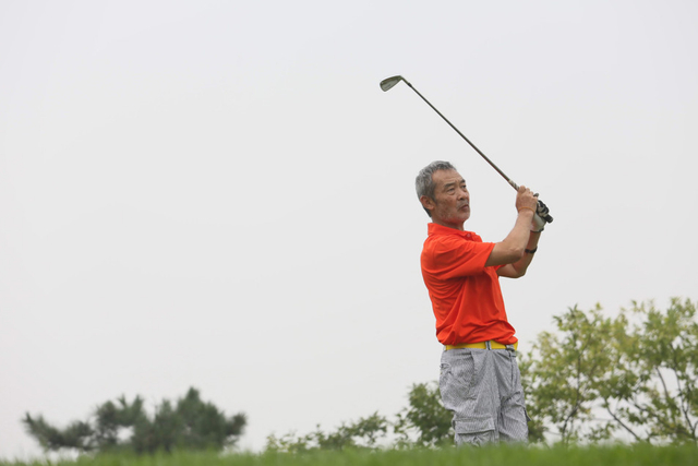 全明星队田壮壮导演挥杆