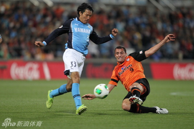 比赛中积极防守