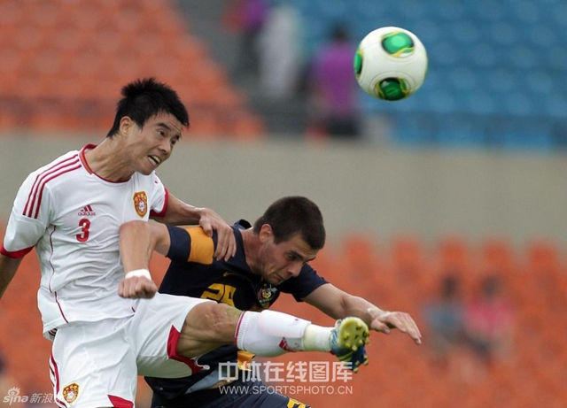 孙祥与对方争顶