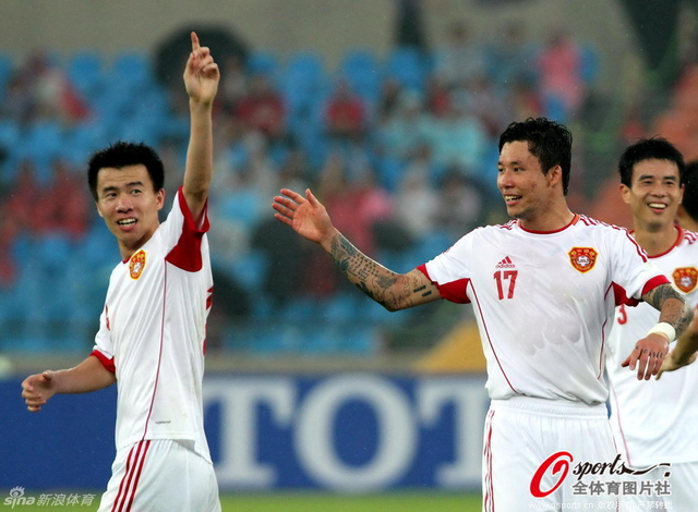中国队庆祝进球