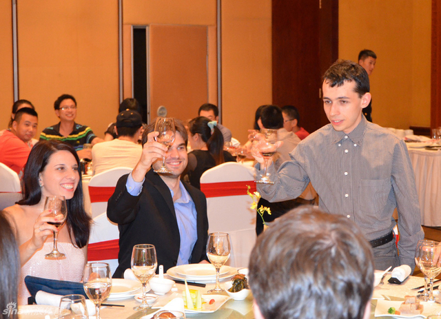 美国棋手共同举杯