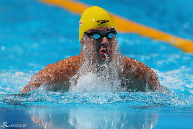 比赛中换气瞬间