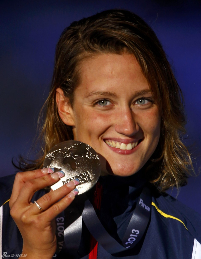 加西亚笑得灿烂