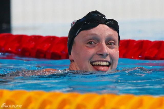 莱德基俏皮一笑