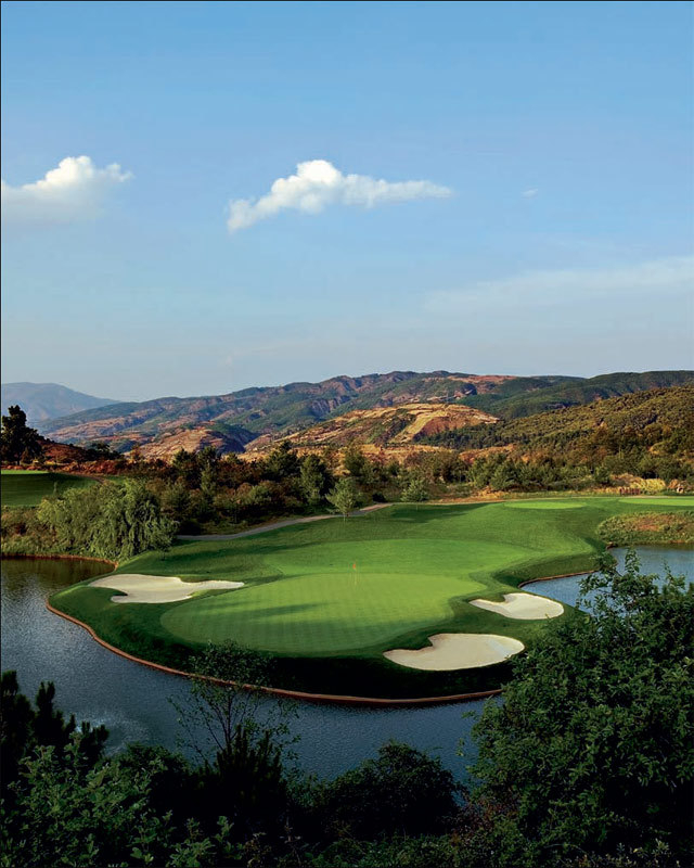 尼克劳斯设计-春城湖畔山景球场