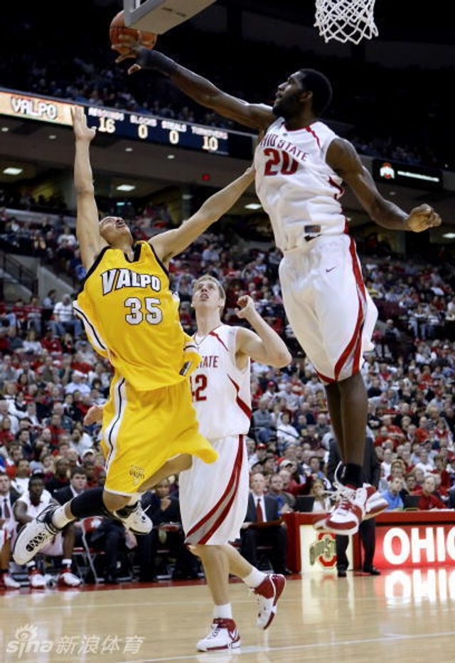 大学时期勇猛无比