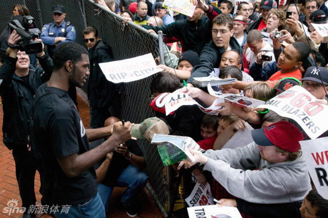 受到波特兰球迷热烈欢迎