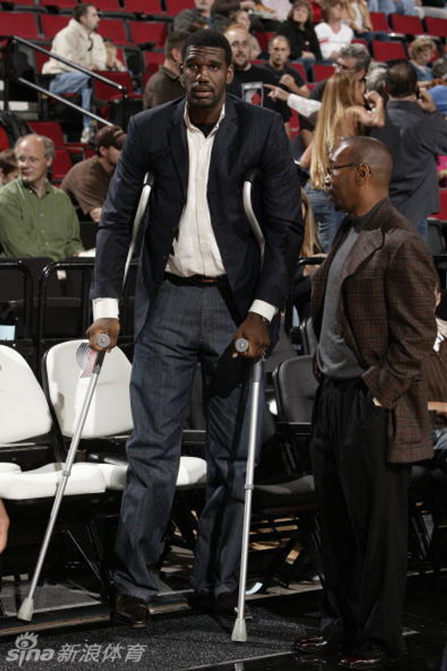 因膝伤缺席整个07-08赛季