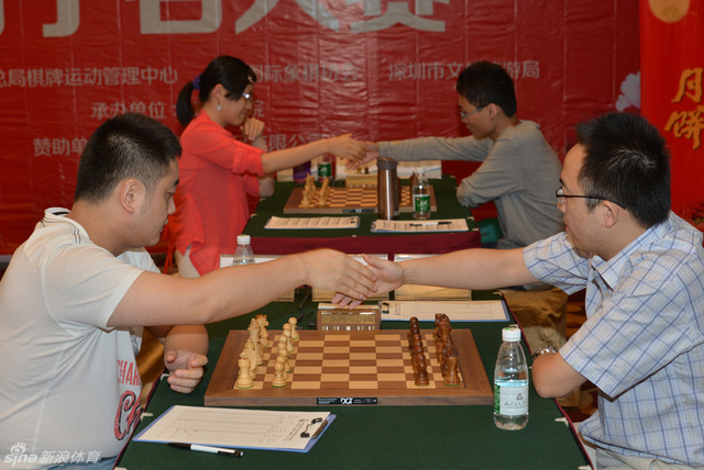 王玥倪华各有所思