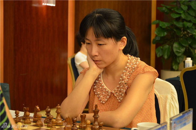 李若凡清新装扮