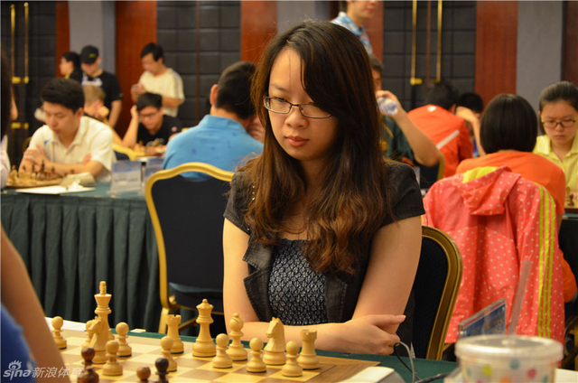 丁亦昕靓丽出战