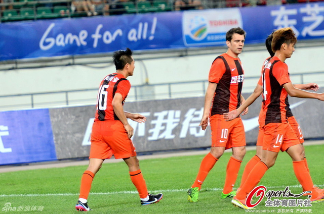 阎相闯也打入一球