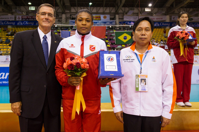 最佳接应雷伊瓦