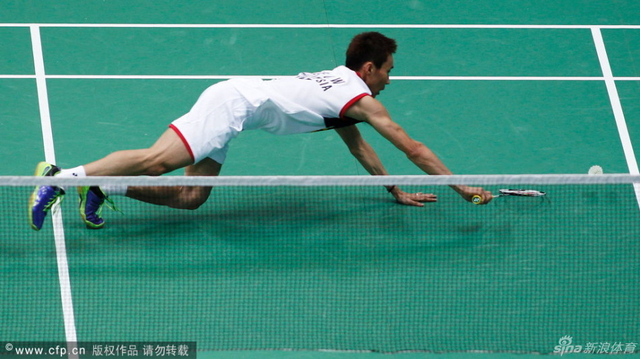 李宗伟救球失败