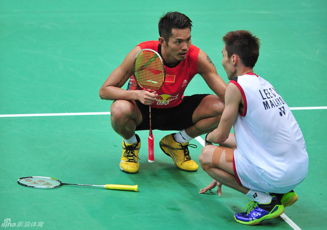 林丹与李宗伟沟通