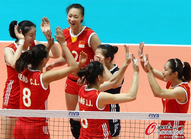 中国女排3-0捷克女排