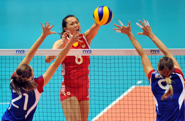 曾春蕾单手重扣