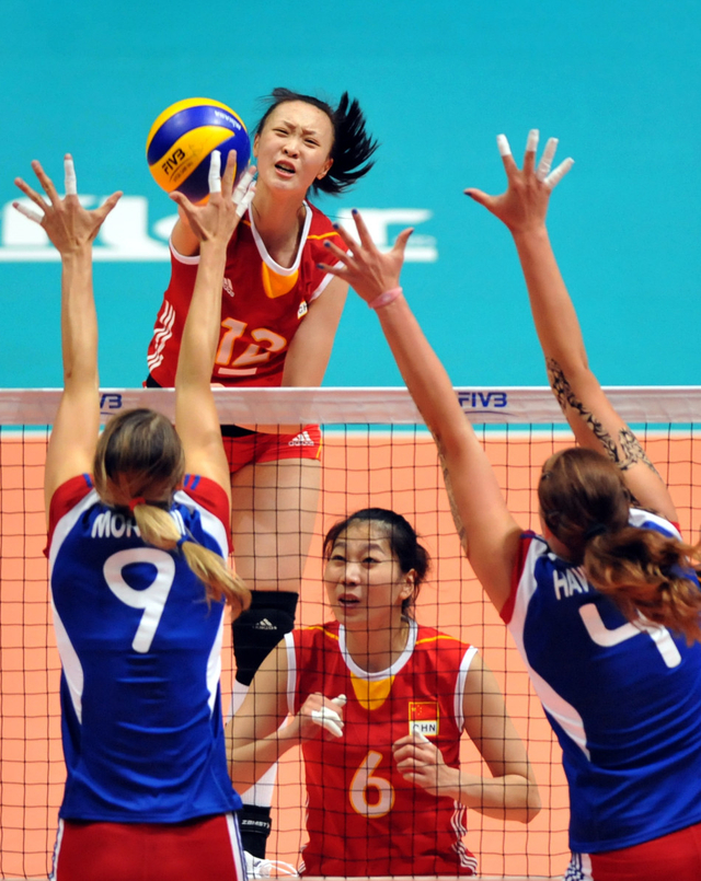 惠若琪大力扣球